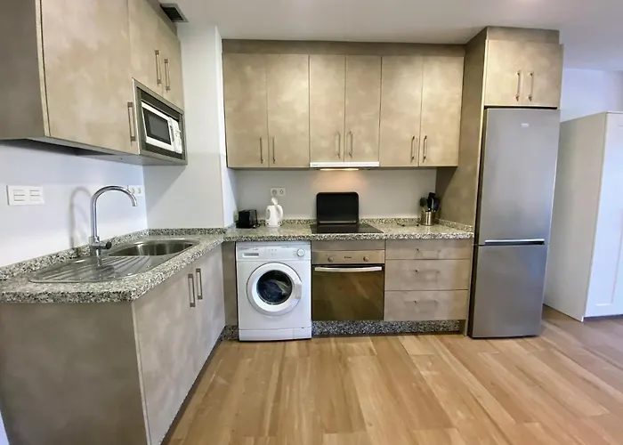 아파트 La Carolina Pool View *