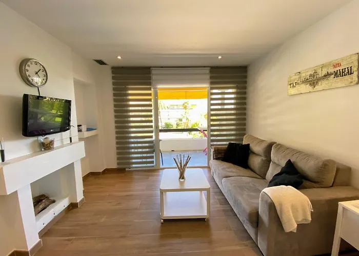 La Carolina Pool View