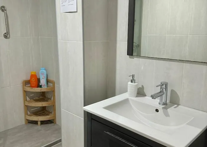 La Carolina Pool View 아파트