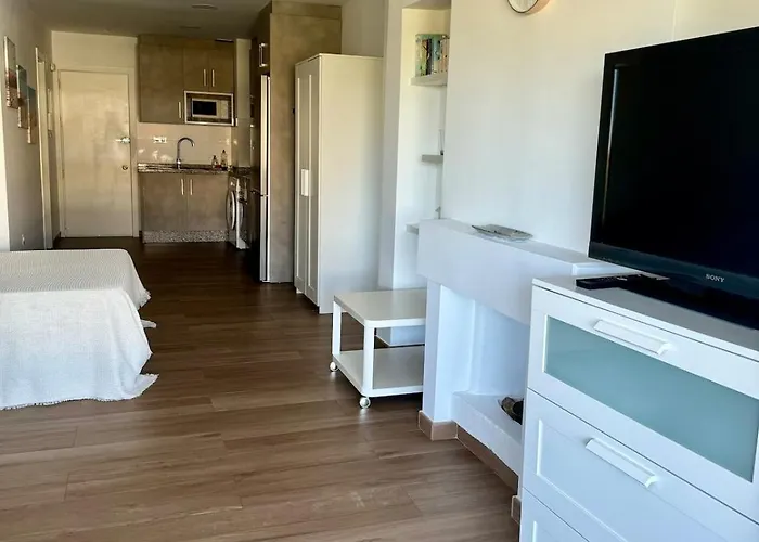 아파트 La Carolina Pool View