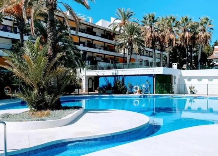 아파트 La Carolina Pool View *