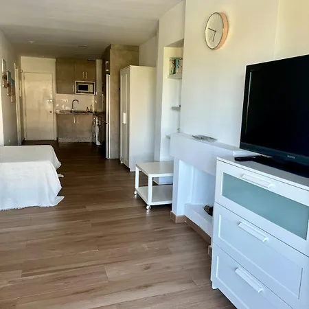 Apartament La Carolina Pool View