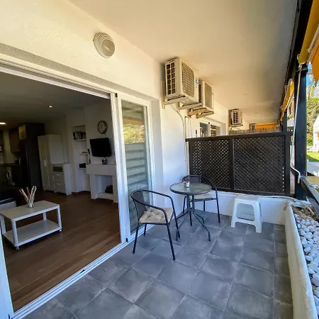 La Carolina Pool View * 马尔韦利亚